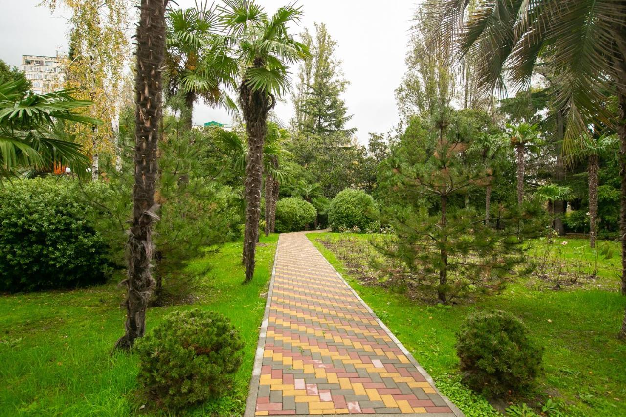 Amza Park Hotel Gagra Exterior foto