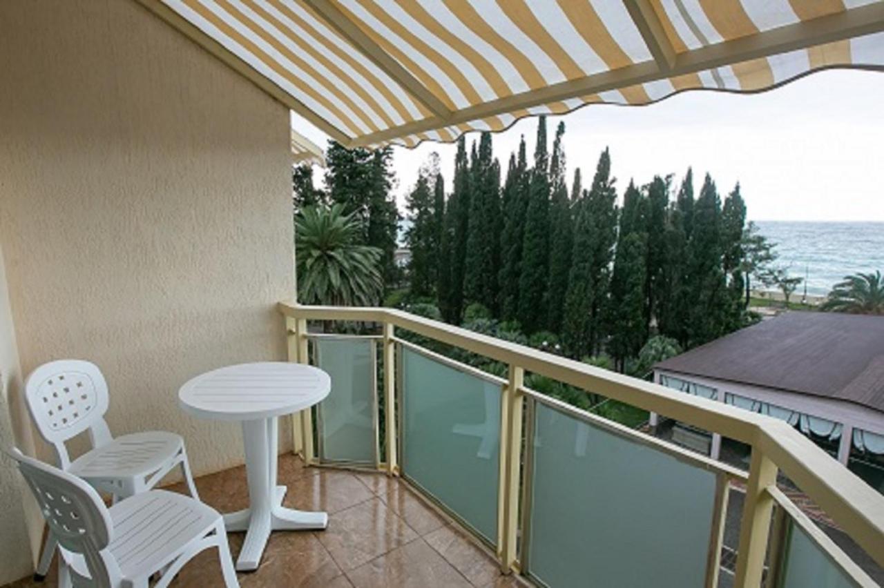 Amza Park Hotel Gagra Exterior foto