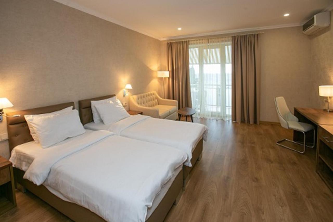 Amza Park Hotel Gagra Exterior foto